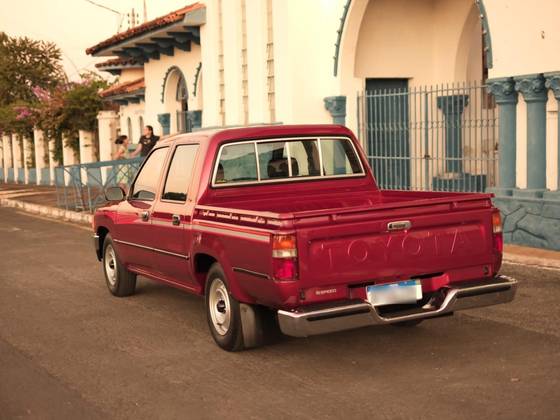 TOYOTA HILUX 2.8 4X4 CD 8V DIESEL 4P MANUAL